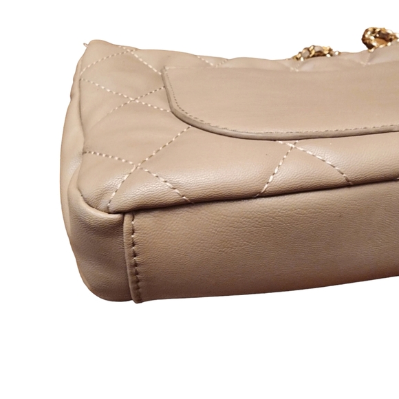 Badgley Mishka Taupe Gray Quilted Shoulder Bag - Picture 13 of 15